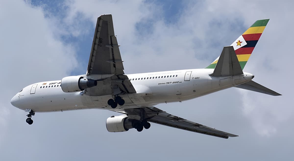 Airplane route from Harare to Minsk